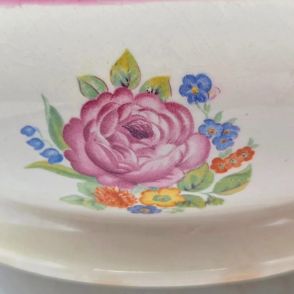 Large Vintage‎ Shabby Chic Covered Casserole Pink & Cream with Rose Unmarked